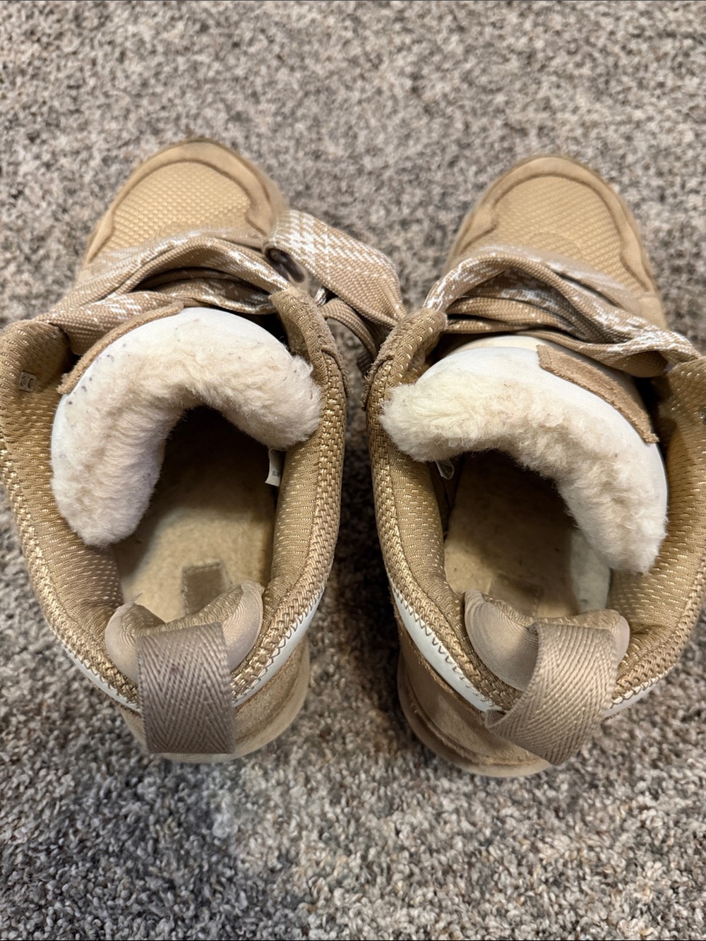 UGG Lowmel Tan/Taupe Lace-Up Cozy Boot Sneakers Women's Size 9- Some wear - Picture 4 of 8